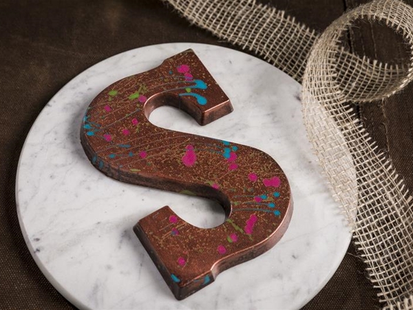 CHOCOLADE LETTER spot